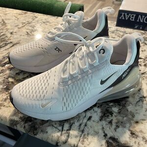 WOMEN'S NIKE AIR MAX 270 CASUAL SHOES